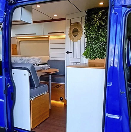 Blue Camper